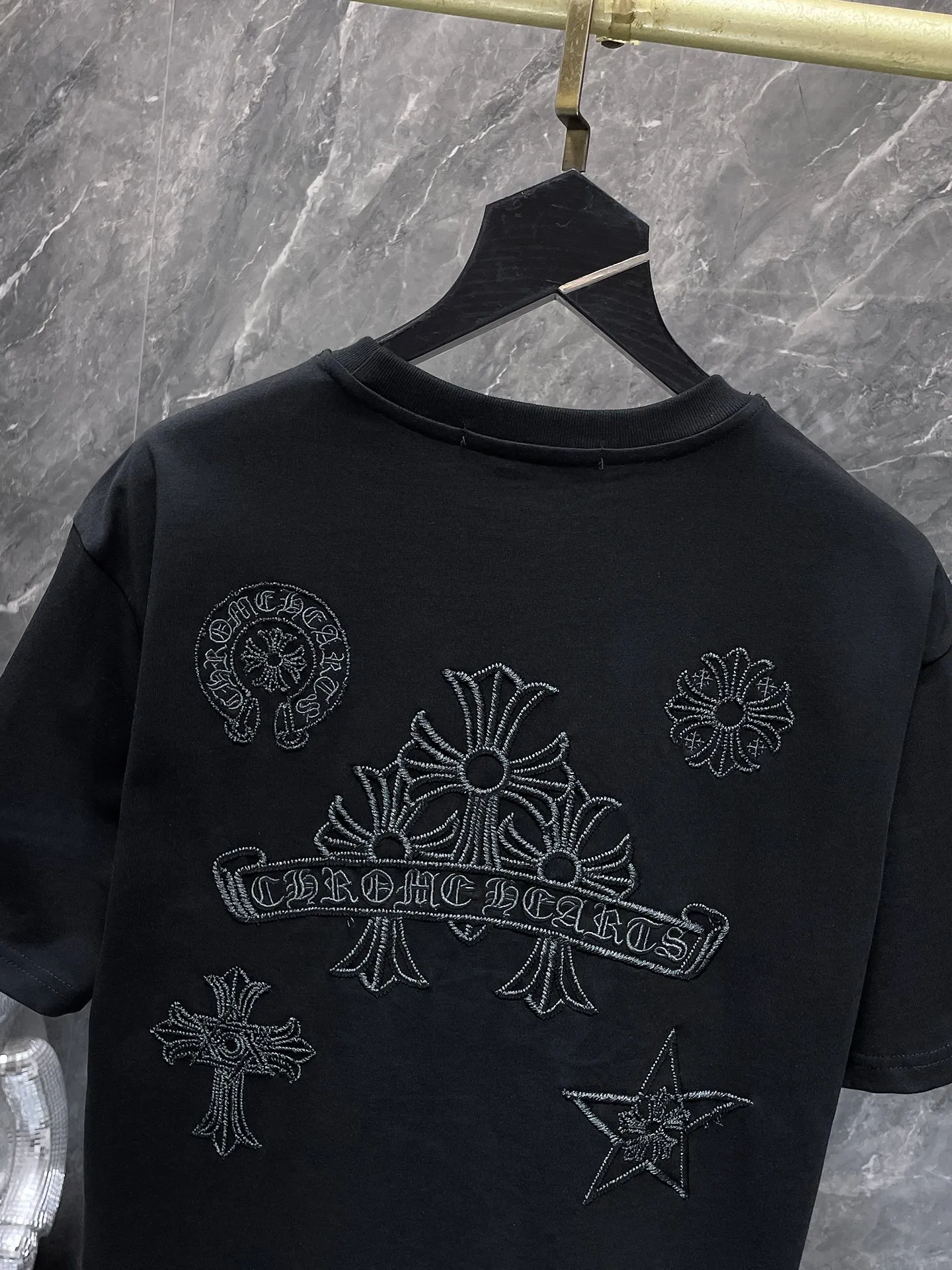 P180 new Chrome Hearts 25ss high version for summer! High-weight, environmentally friendly and high-quality top-grade fabric 280g Crow cross roller embroidery short sleeves Vacuum embroidery method! Heavy embroidery! ! ! Tens of thousands of needles! ! Counter synchronization 1:1 replica version Recommended color: black white Code number: S, M, L, XL